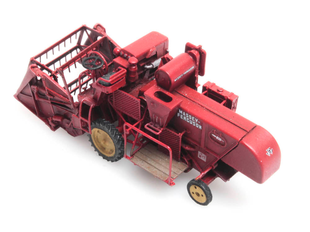Artitec Massey Ferguson MF 830 Combine 387.337 – 1:87 HO Scale Model