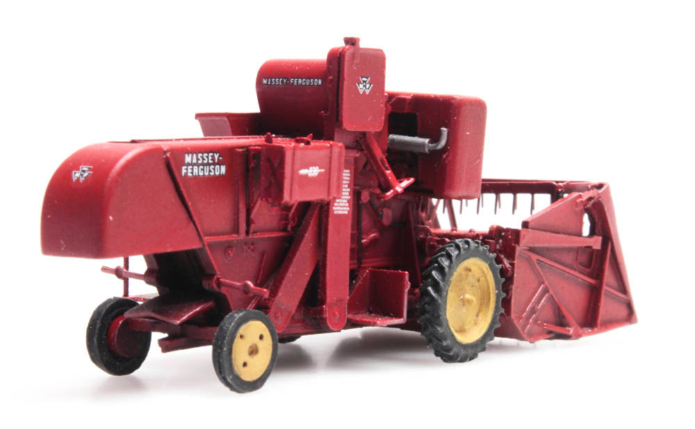 Artitec Massey Ferguson MF 830 Combine 387.337 – 1:87 HO Scale Model