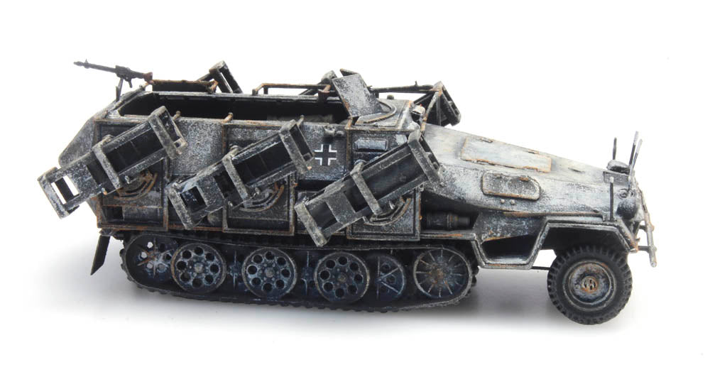 Artitec German Sd.Kfz. 251/1 Ausf. B Wurfrahmen Winter 387.403 1:87 HO Scale Model