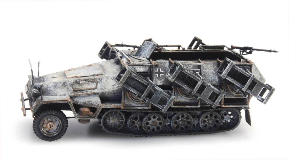 Artitec German Sd.Kfz. 251/1 Ausf. B Wurfrahmen Winter 387.403 1:87 HO Scale Model