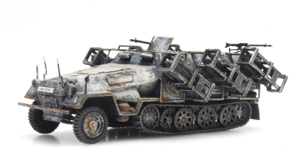 Artitec German Sd.Kfz. 251/1 Ausf. B Wurfrahmen Winter 387.403 1:87 HO Scale Model