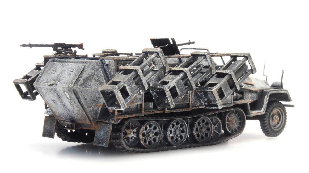 Artitec German Sd.Kfz. 251/1 Ausf. B Wurfrahmen Winter 387.403 1:87 HO Scale Model