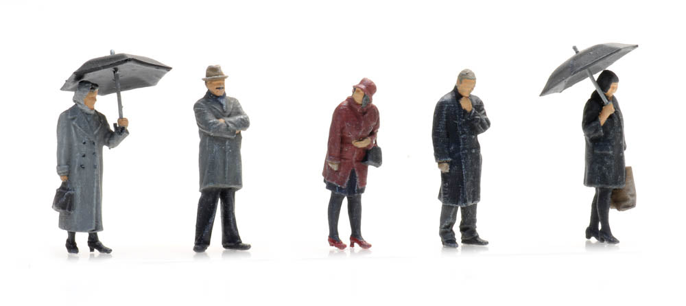 Artitec Passengers in the Rain 5 Figures 5870003 HO Scale