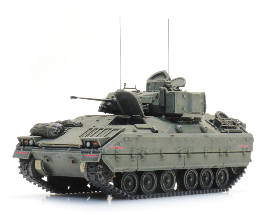 Artitec 6870262 US M2 IFV Bradley Forest Green 1:87 HO Scale Ready-Made Model