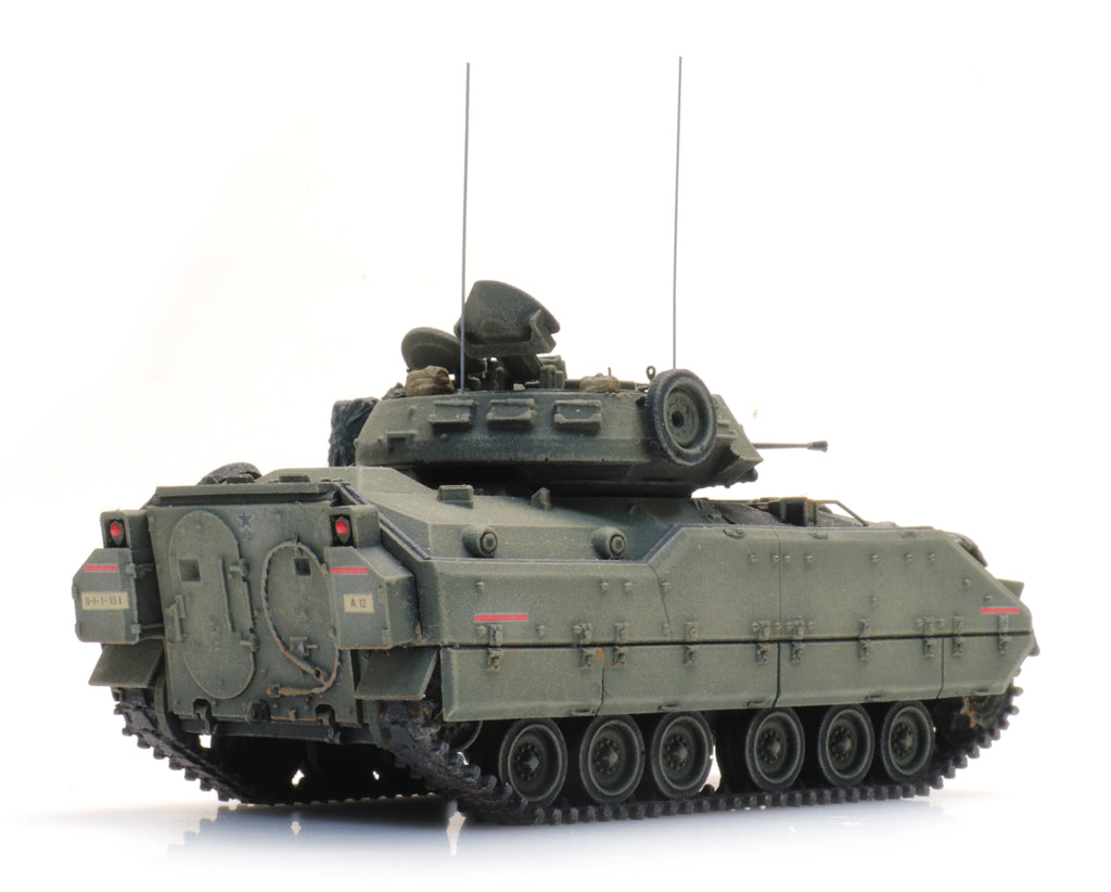 Artitec 6870262 US M2 IFV Bradley Forest Green 1:87 HO Scale Ready-Made Model