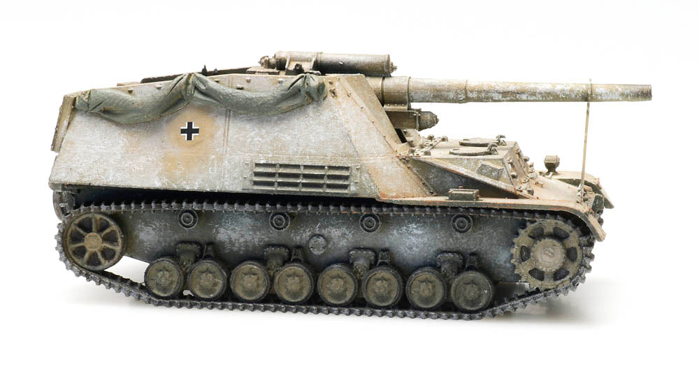 Artitec German Sd.Kfz. 165 Hummel Winter 6870331 1:87 HO Scale Model