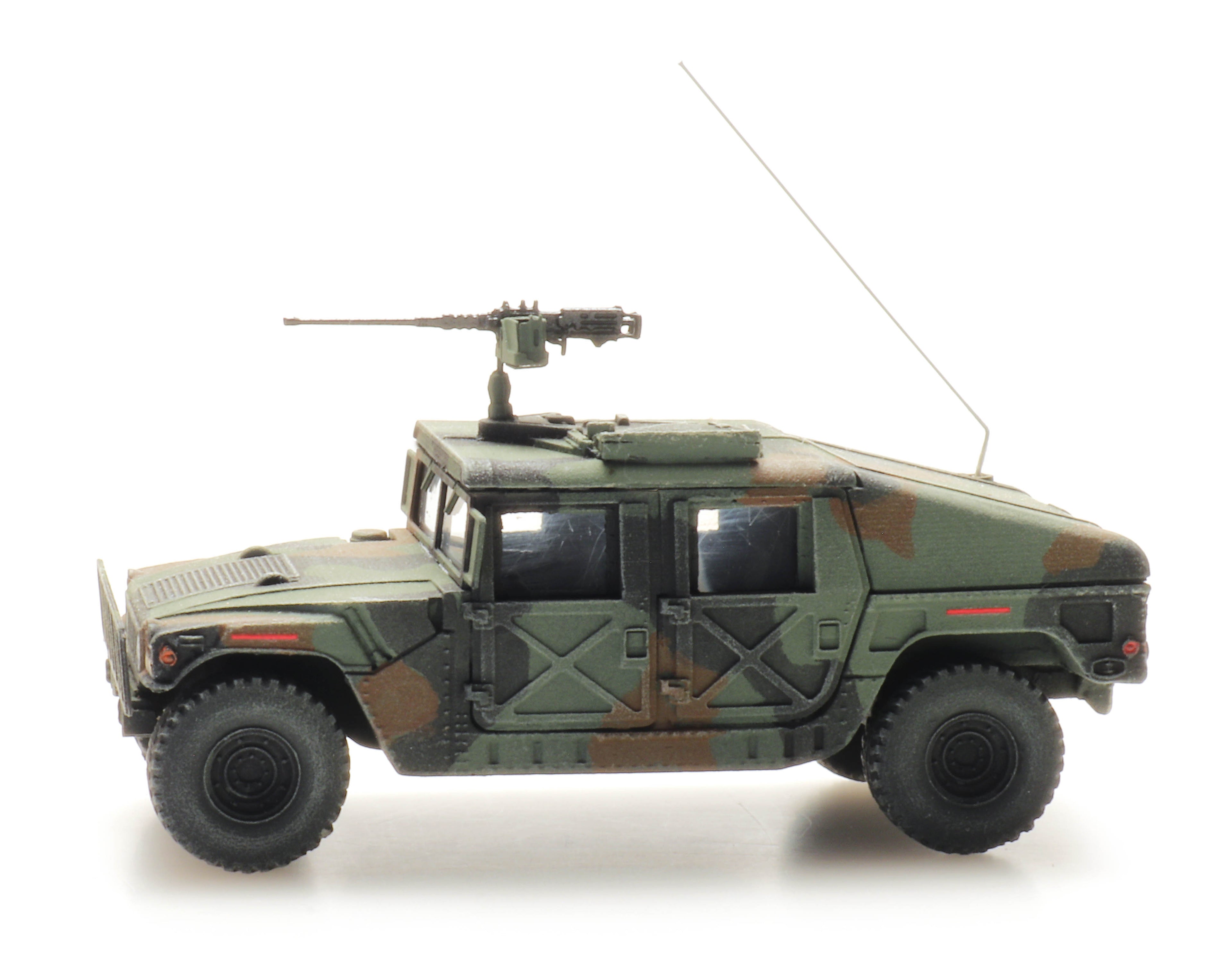 Artitec 6870543 US Humvee Camo Armored 0.50 MG TK/INF 1:87 HO Scale Model