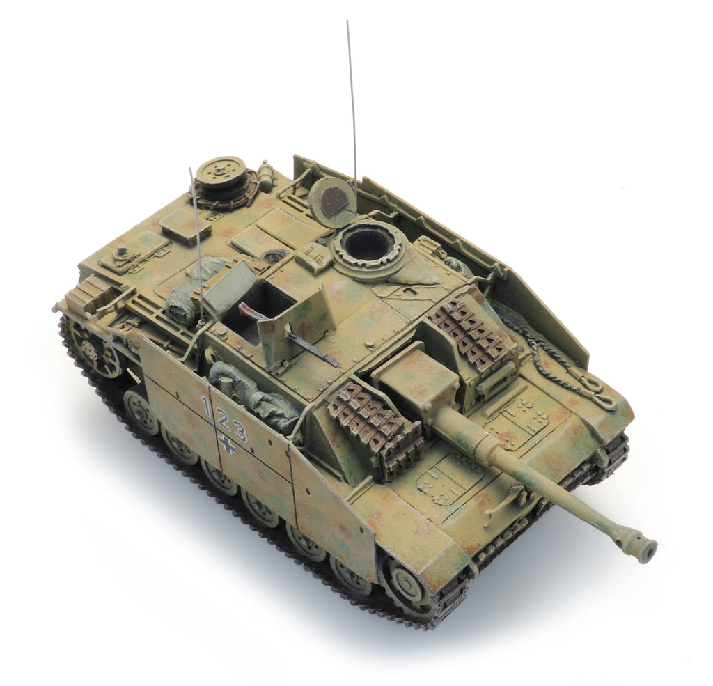 Artitec German StuG III Ausf. G Three-Tone Camouflage 6870562 1:87 HO Scale Model