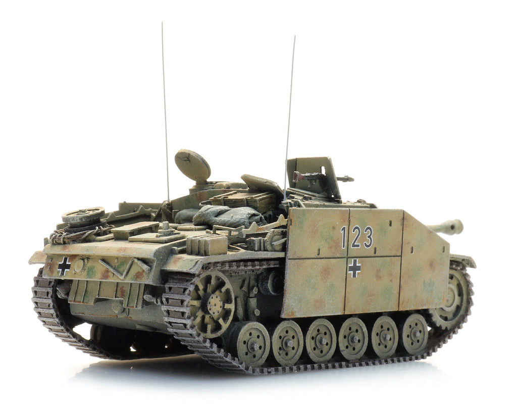 Artitec German StuG III Ausf. G Three-Tone Camouflage 6870562 1:87 HO Scale Model