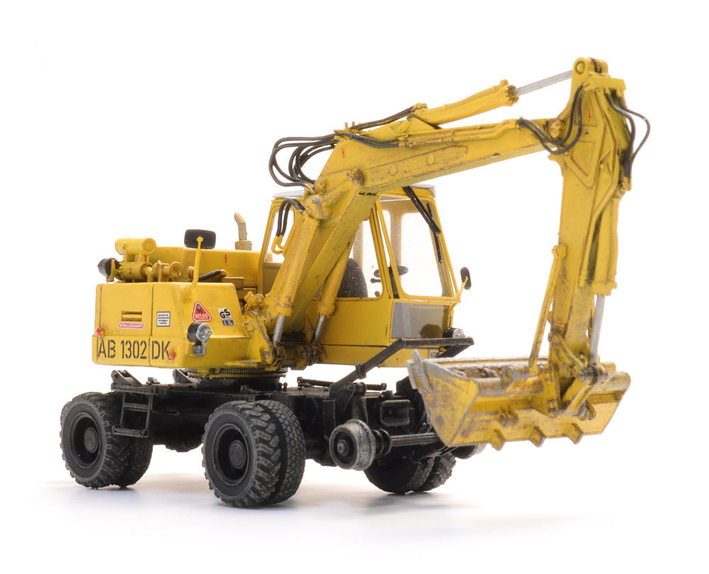Artitec 387.636 Atlas 1302 DKZW road-rail excavator in yellow – 1:87 HO scale
