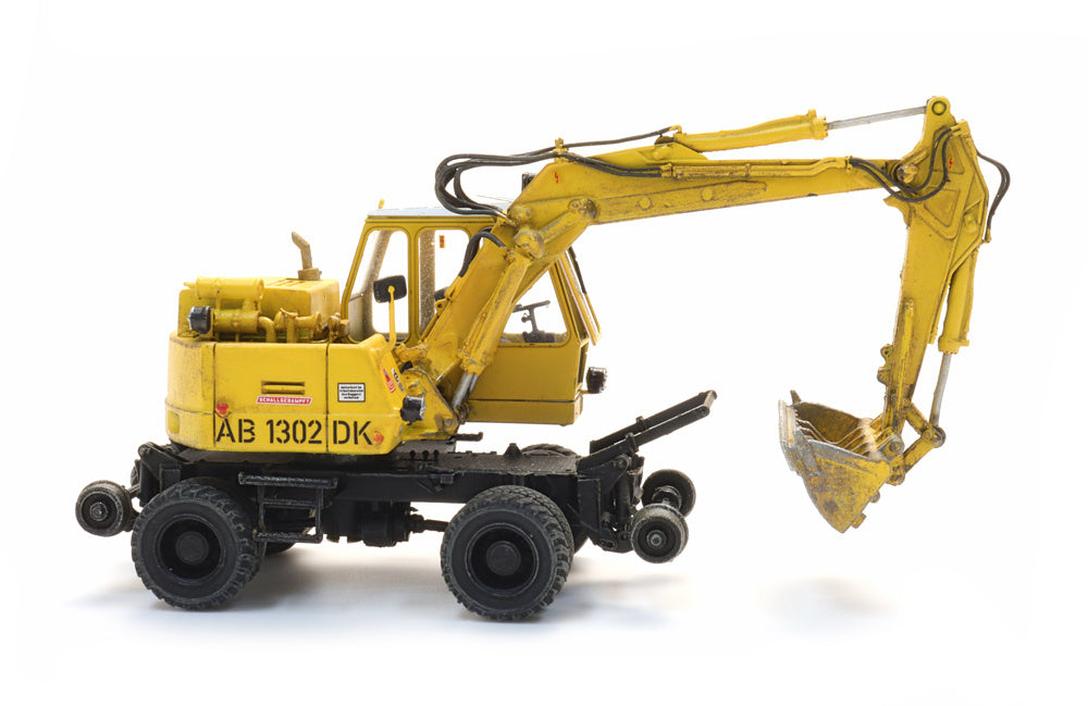 Artitec 387.636 Atlas 1302 DKZW road-rail excavator in yellow – 1:87 HO scale
