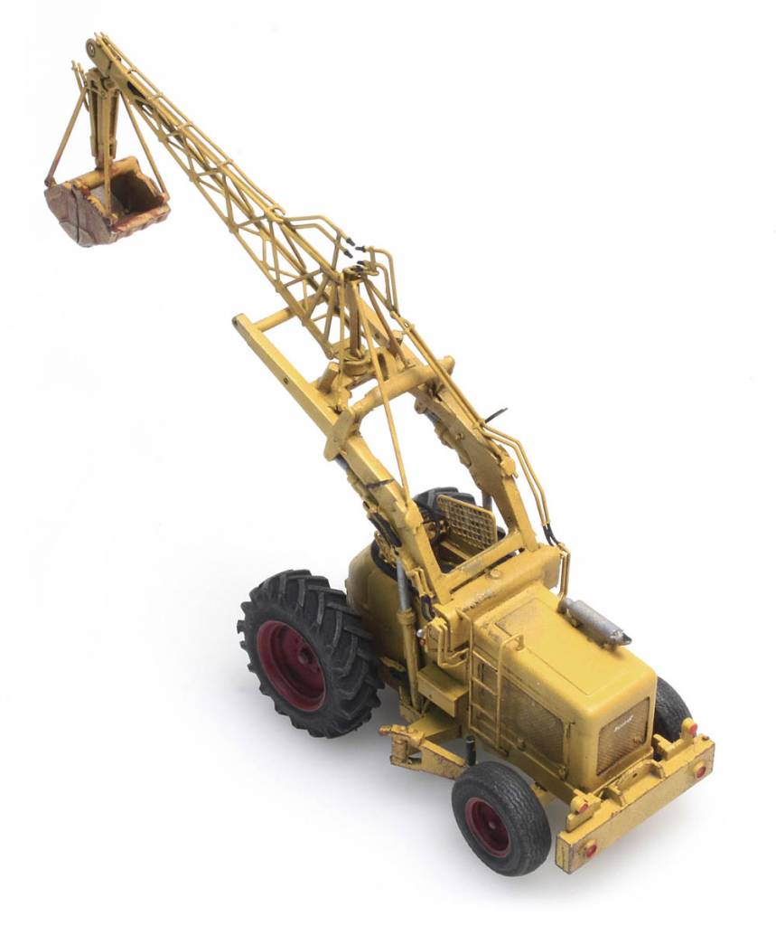 Artitec 387.378 Bischoff Polytrac with clamshell grapple in yellow and red – 1:87 HO scale
