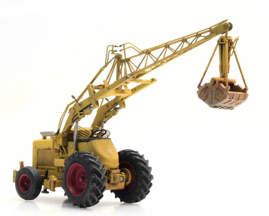 Artitec 387.378 Bischoff Polytrac with clamshell grapple in yellow and red – 1:87 HO scale