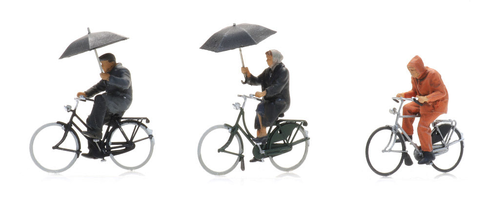 Artitec Cyclists in the Rain 1:87 HO Scale Figures 5870016