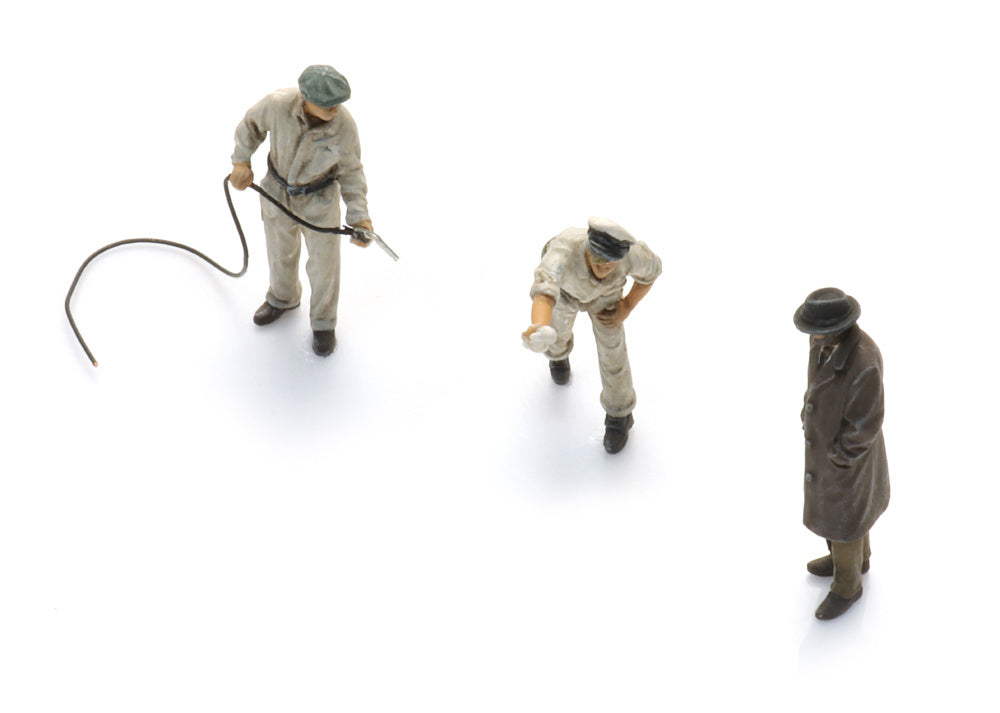 Artitec Gas Station Figures, 3 Figures 5870140