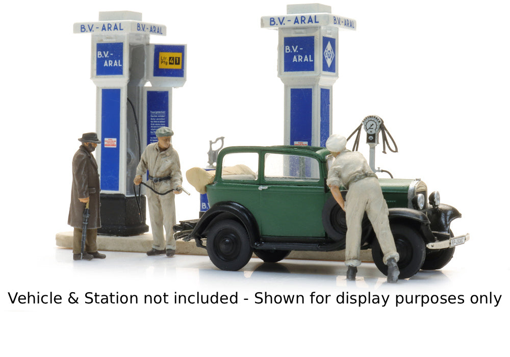 Artitec Gas Station Figures, 3 Figures 5870140