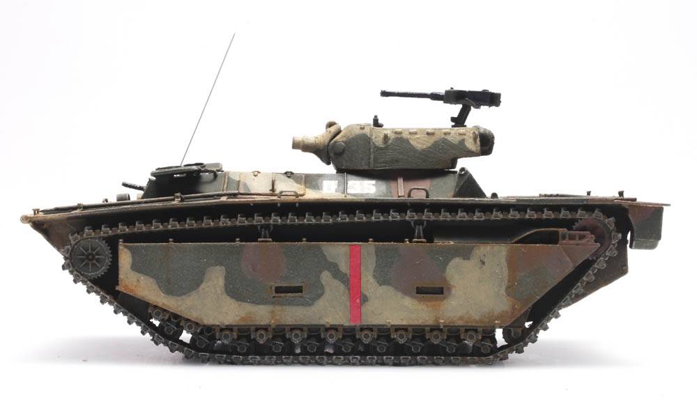 US LVT(A)-4 Landing Vehicle Tracked Iwo Jima – Artitec 6870163