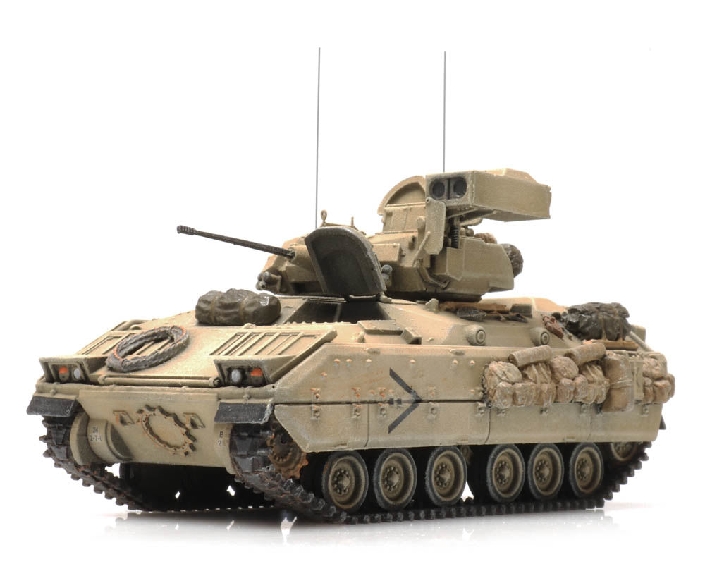 Artitec 6870265 US M2 IFV Bradley Desert 1:87 HO Scale Ready-Made Model