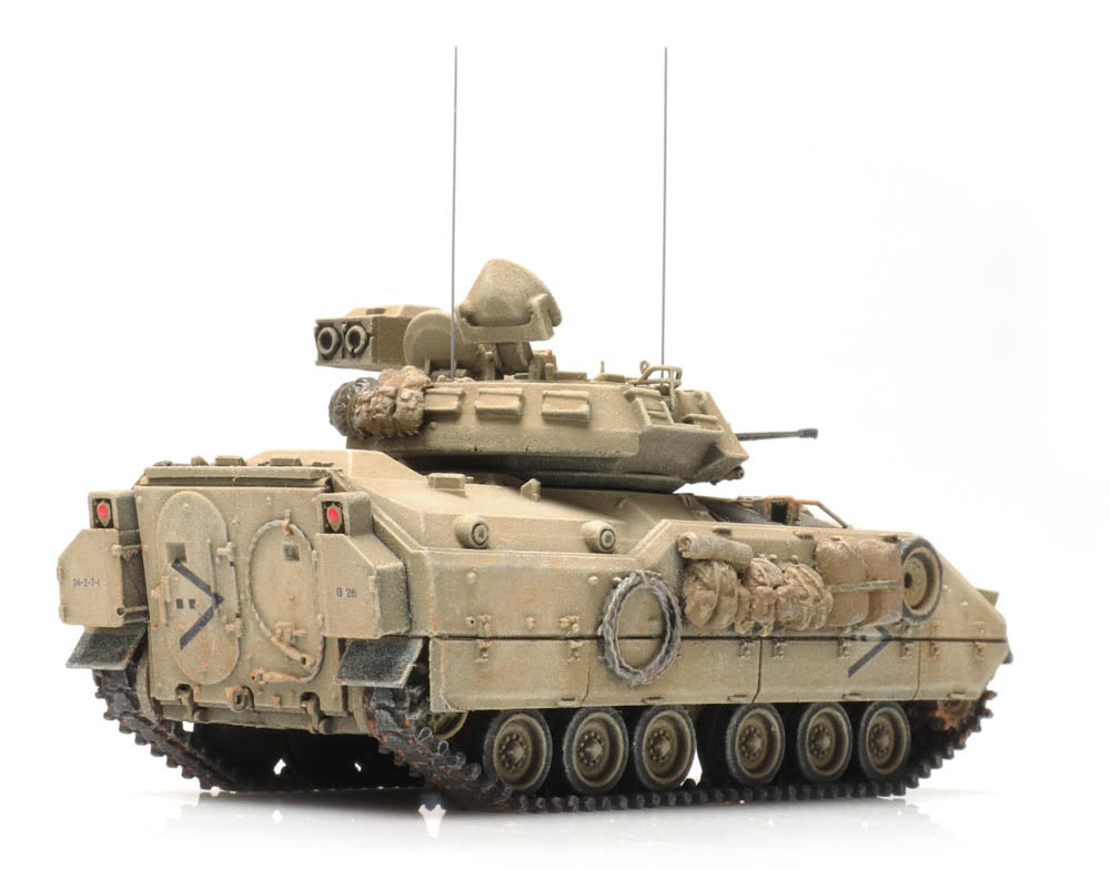Artitec 6870265 US M2 IFV Bradley Desert 1:87 HO Scale Ready-Made Model