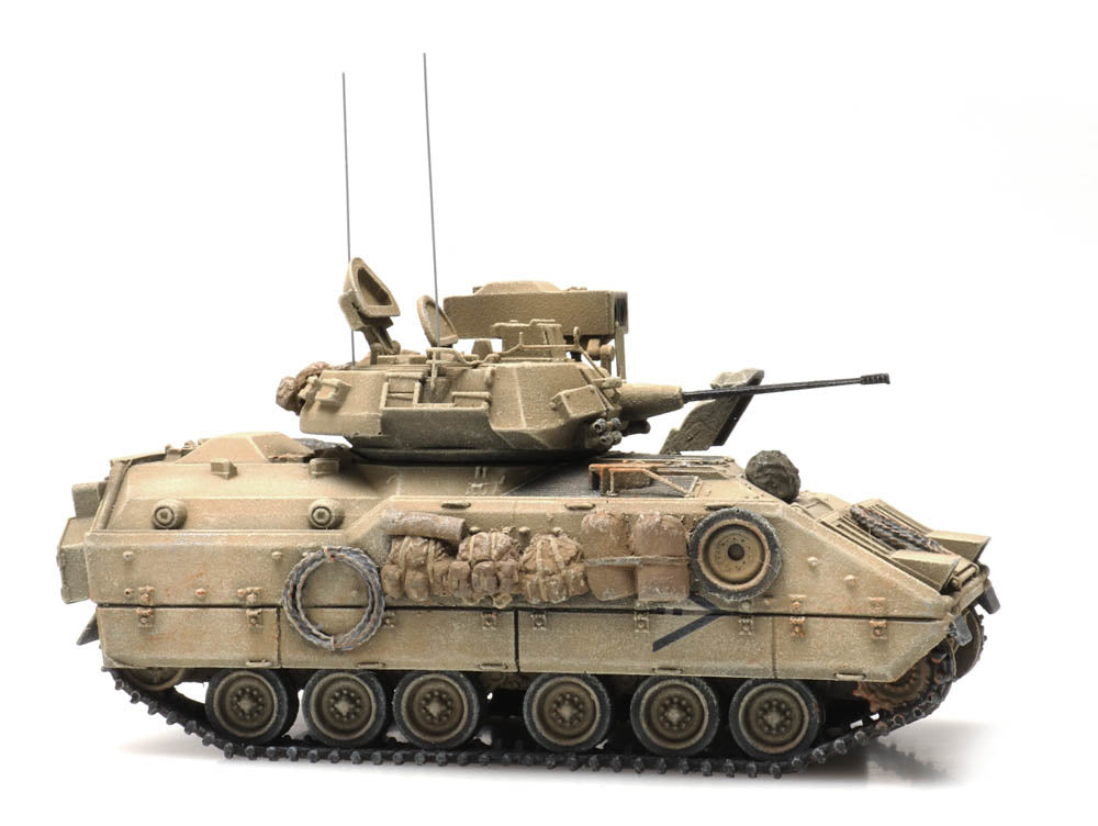 Artitec 6870265 US M2 IFV Bradley Desert 1:87 HO Scale Ready-Made Model