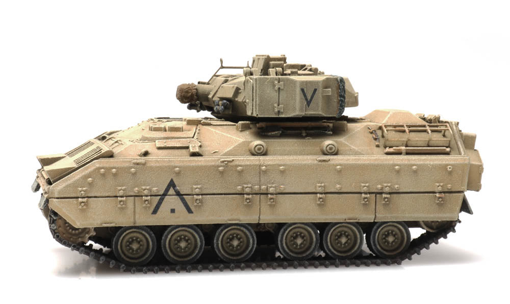 Artitec 6870266 US M2 IFV Bradley Desert Train Load 1:87 HO Scale Model