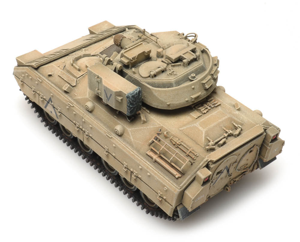 Artitec 6870266 US M2 IFV Bradley Desert Train Load 1:87 HO Scale Model