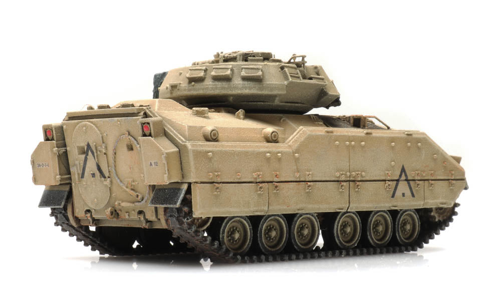 Artitec 6870266 US M2 IFV Bradley Desert Train Load 1:87 HO Scale Model