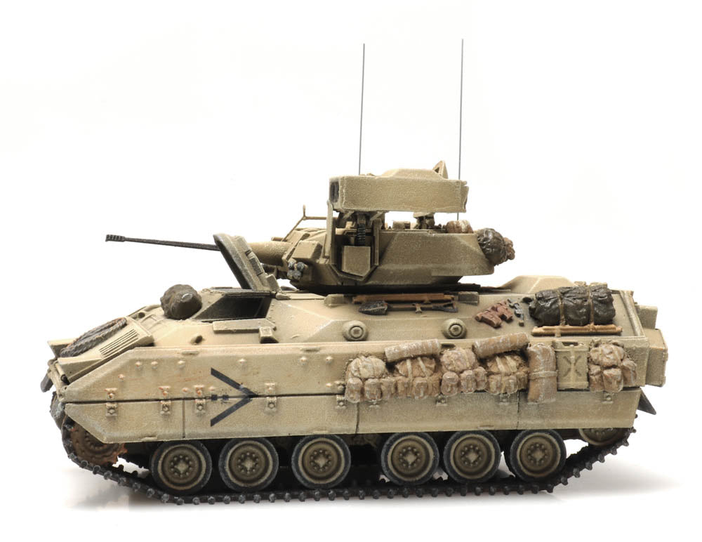 Artitec 6870265 US M2 IFV Bradley Desert 1:87 HO Scale Ready-Made Model