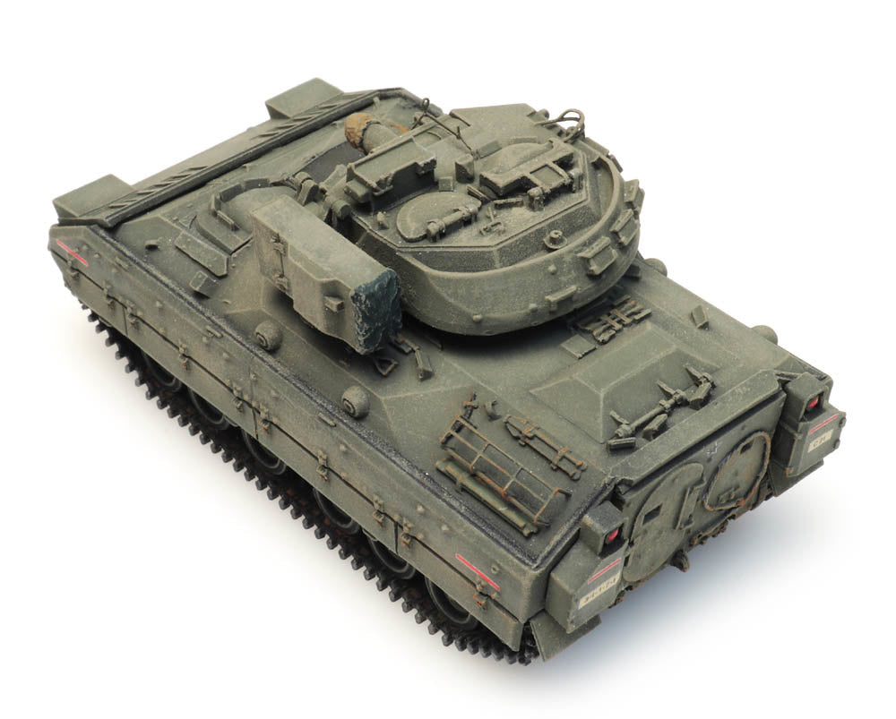 Artitec 6870264 US M2 IFV Bradley Forest Green Train Load 1:87 HO Scale Model