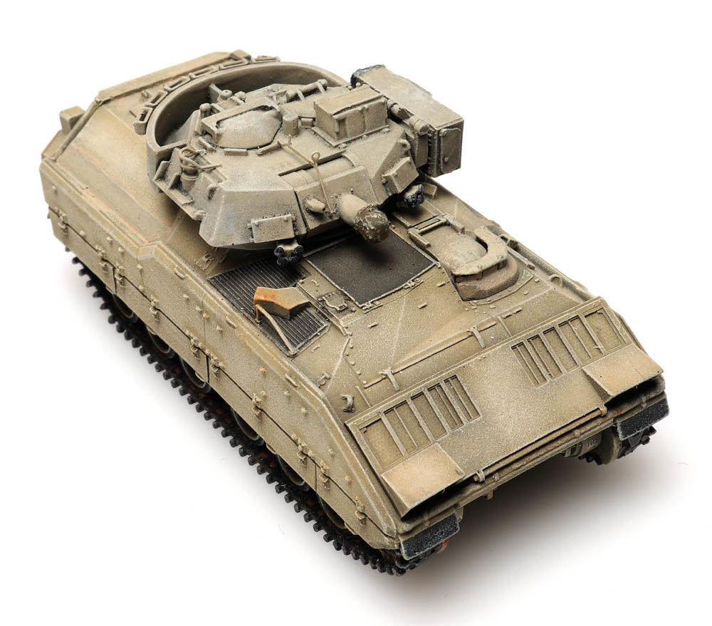 Artitec 6870271 US M3 CFV Bradley Desert Train Load 1:87 HO Scale Model
