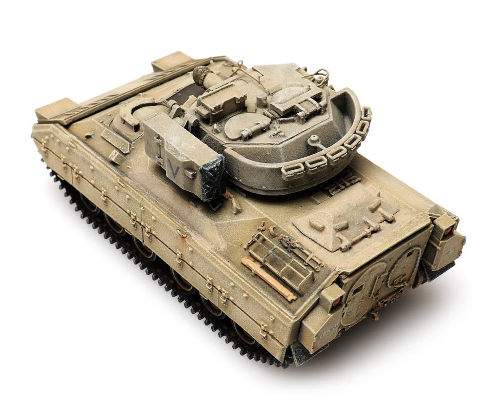 Artitec 6870271 US M3 CFV Bradley Desert Train Load 1:87 HO Scale Model