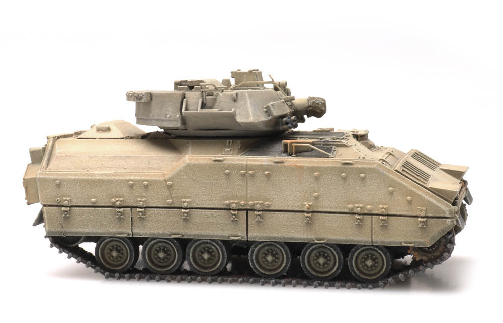 Artitec 6870271 US M3 CFV Bradley Desert Train Load 1:87 HO Scale Model