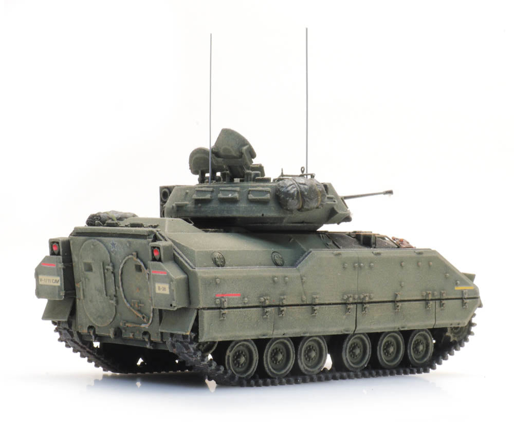 Artitec 6870268 US M3 CFV Bradley Forest Green Combat Ready 1:87 HO Scale Ready-Made Model
