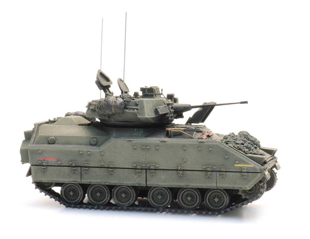 Artitec 6870268 US M3 CFV Bradley Forest Green Combat Ready 1:87 HO Scale Ready-Made Model
