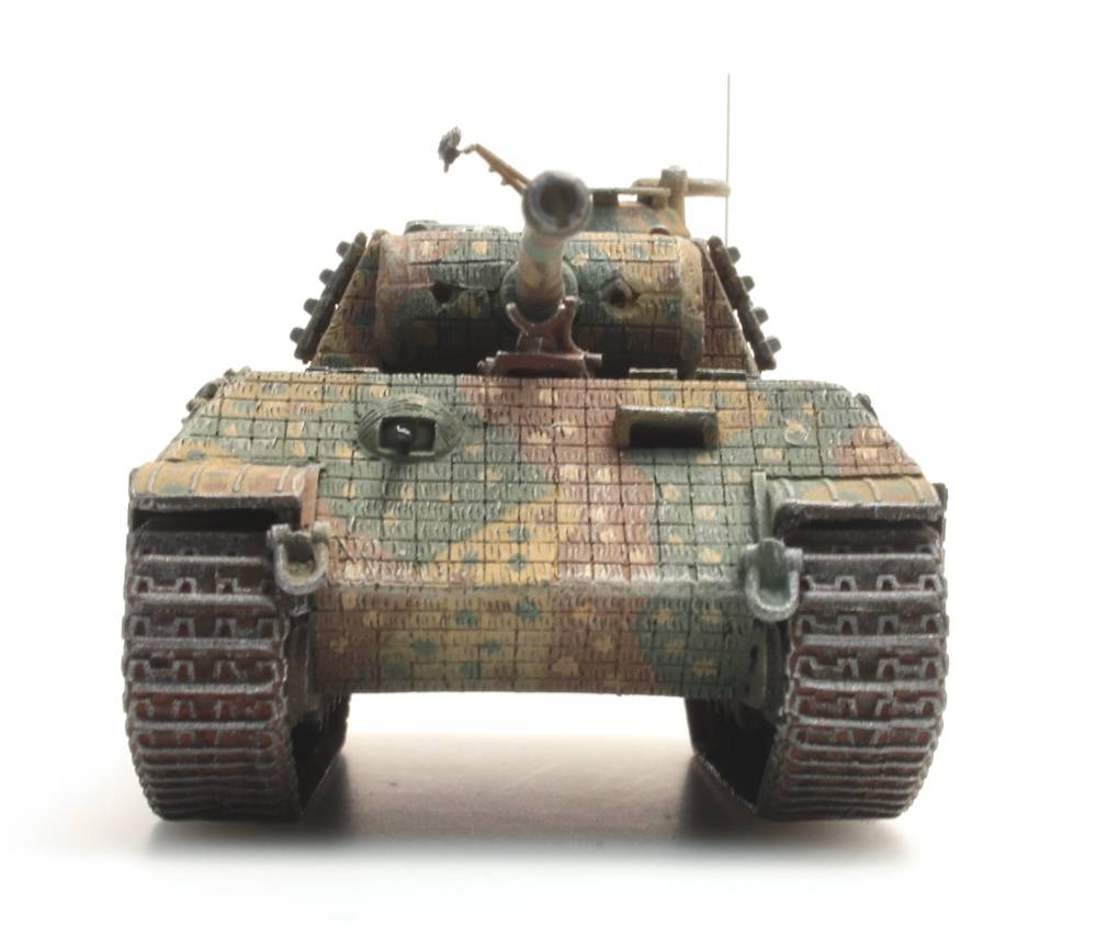 Artitec German Panther Ausf. A in Hinterhalt ambush camouflage, 1:87 HO scale, item 387.190