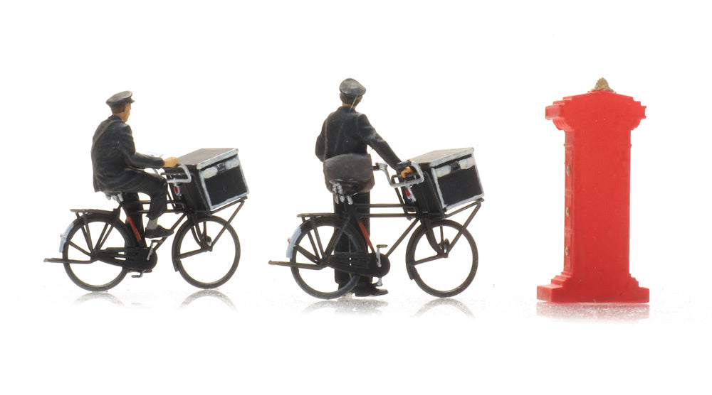 Artitec Dutch Postmen on Bicycles with Post Box 1:87 HO Scale 5870052