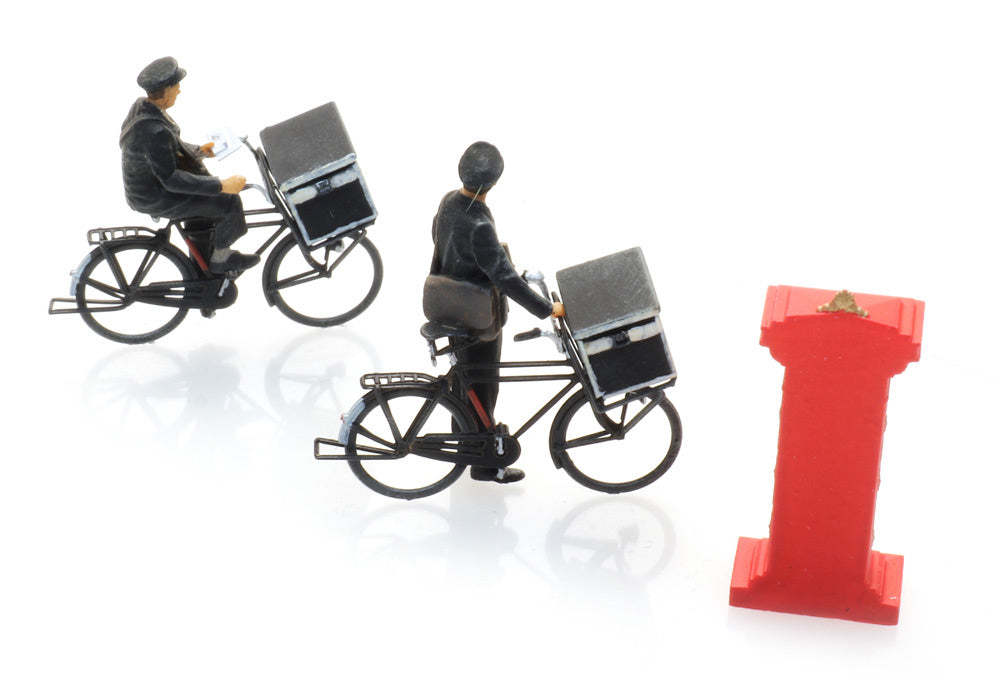 Artitec Dutch Postmen on Bicycles with Post Box 1:87 HO Scale 5870052