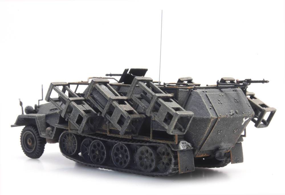 Artitec 387.402 German Sd.Kfz. 251/1 Ausf. B with Wurfrahmen in German gray – 1:87 HO scale