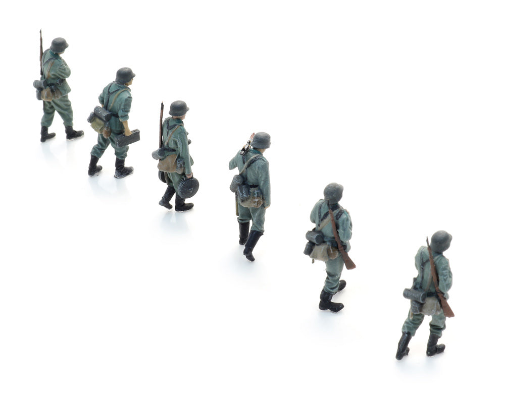 Artitec German WWII Wehrmacht Infantry Marching to Frontline, 6 Figures 5870062